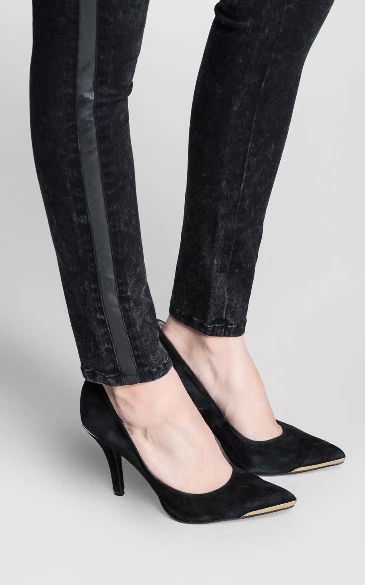 永久下架Vero modaPU做旧处理修身长款牛仔