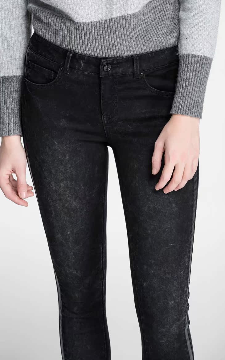 永久下架Vero modaPU做旧处理修身长款牛仔