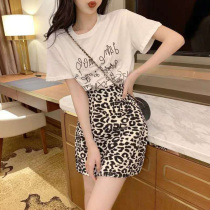 Royal sister goddess fan 2021 new summer temperament Hepburn style Western style light cooked style small man suit skirt two-piece suit
