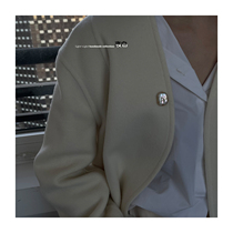 Original picture frame series Natural Baroque shaped pearl retro anti-glare brooch