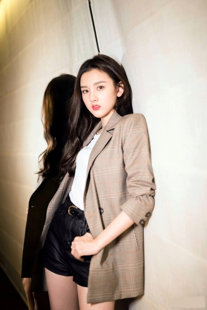 2018秋装新款韩版宋祖儿明星同款小西装女chic复古格子显瘦小外套