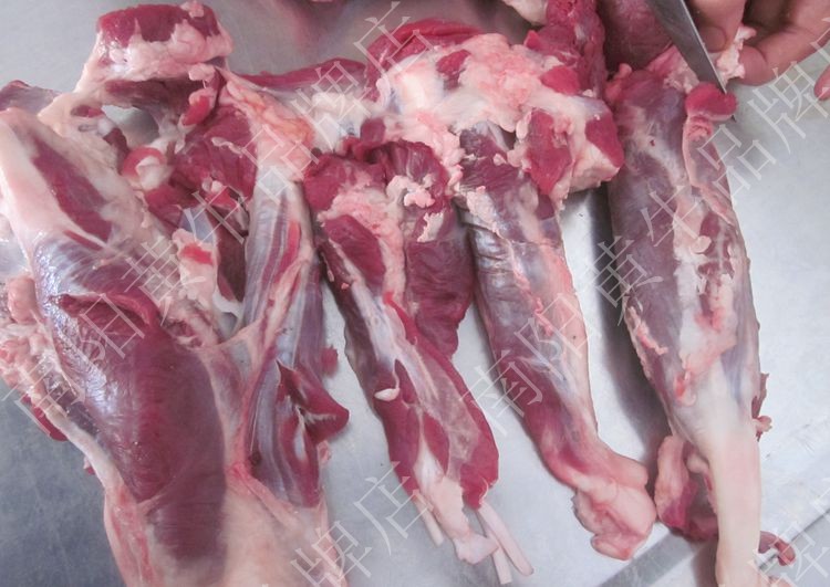 1,早上宰完牛后,保温的牛肉直接真空包装;2,牛肉包装后的真空放进新鲜大麦网为什么没有购物车图片