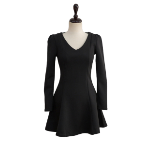 Photo protection spot 2020 autumn new chic sexy V-neck small black skirt with bottom small dress dress dress