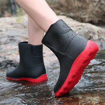 New rain shoes Mens middle tube non-slip waterproof shoes Work fashion short tube thick-soled rain boots Velvet warm rubber shoes galoshes