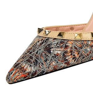 3262-2 in Europe and the fine sexy high-heeled shoes women with high light with a word mouth pointed hollow metal rivet