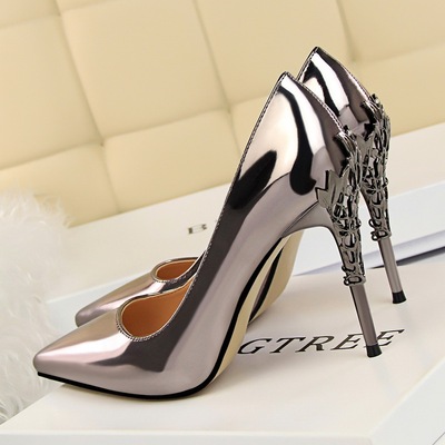 9219-7 European and American wind fashion sexy metal with shallow mouth pointed patent leather high heel shoes fine with