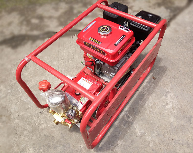 7.5匹动力重庆联龙170汽油机26型40喷雾器60水泵方架式高压打药机