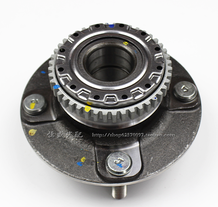 伊兰特国产配套后轮轴头 实物拍摄