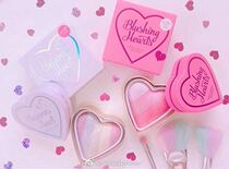 Makeup Revolution Heart-shaped Pearlescent High-gloss Blush Powder in stock