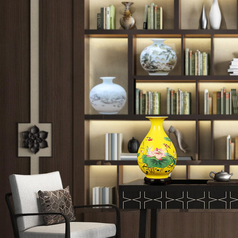 Jingdezhen ceramics yellow floret bottle of flower arranging furnishing articles of Chinese style living room TV cabinet household decorations arts and crafts