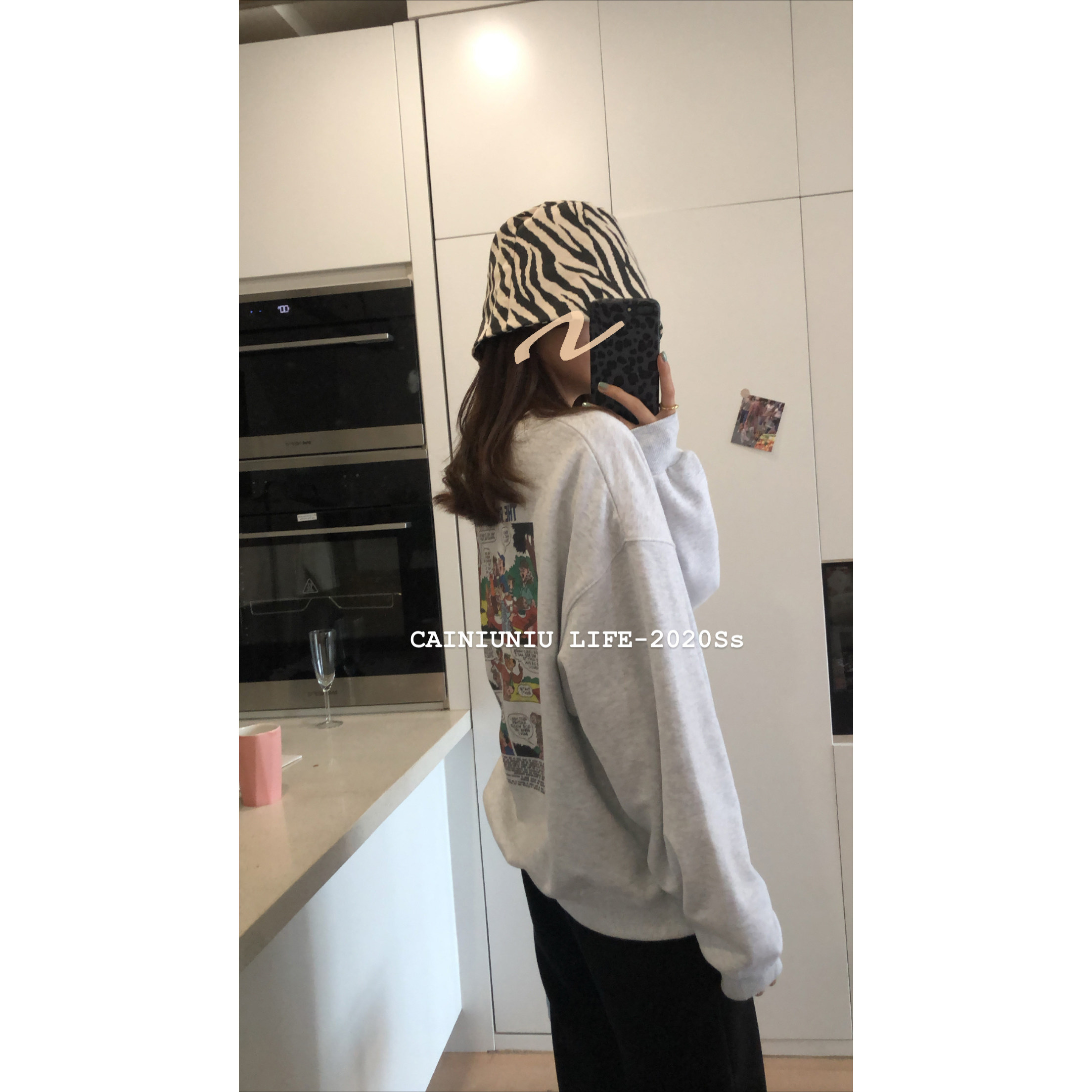 1000 万人正在使用 她的主页 她的相册 99 关注 1296691 粉丝 8281