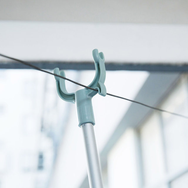 Home telescopic clothes pole clothes drying pole Ya fork clothes picking pole ເຄື່ອງ​ນຸ່ງ​ຫົ່ມ​ຂອງ​ຄອບ​ຄົວ​ການ​ອົບ​ແຫ້ງ​ສະ​ຫນັບ​ສະ​ຫນູນ​ເຄື່ອງ​ນຸ່ງ​ຫົ່ມ hanger ສ້ອມ​ໄມ້​ອົບ​ແຫ້ງ