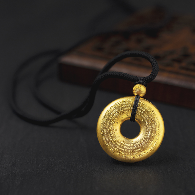 六福珠宝黄金吊坠古法金梵文心经足金平安扣配绳计价l05tbgn0013