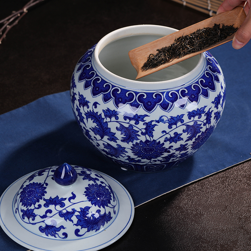 Jingdezhen ceramic moistureproof tea canister receives retro puer tea pot seal large creative tea set