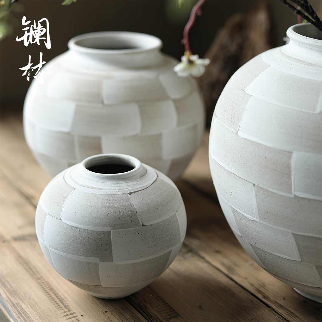 Manual insert ceramic vase restoring ancient ways artists space flower decorations furnishing articles Chinese dried flowers home home stay facility