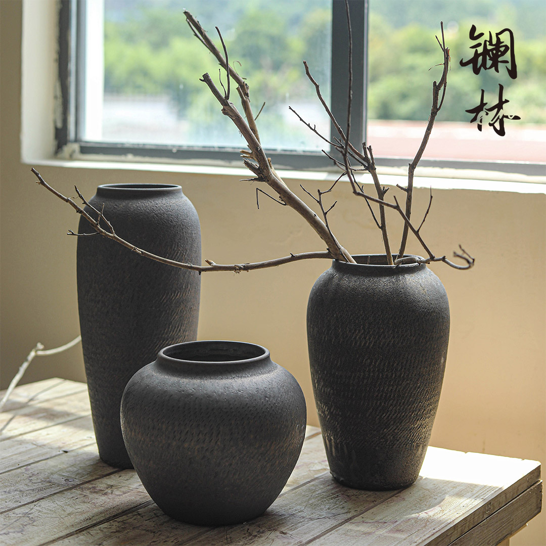 Retro nostalgia manual artistic ceramic vase coarse pottery flowerpot simulation dried flowers, green plant sitting room adornment is placed