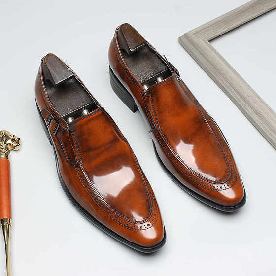 Italian handmade leather shoes men's one-foot business casual shoes glossy patent leather pointed suit wedding shoes
Italian handmade leather shoes men's one-foot business casual shoes glossy patent leather pointed suit wedding shoes