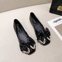 Little ckerwin Black Pearl Bow