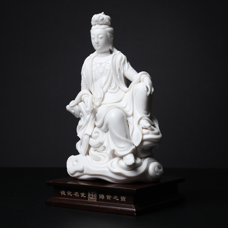 Yutang dai dehua white porcelain Su Youde porcelain carving of Buddha art furnishing articles 9 inches sitting cloud comfortable watching video