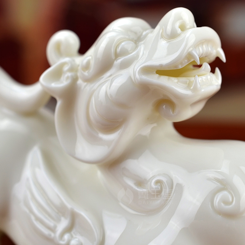 White marble yutang dai dehua White porcelain porcelain the mythical wild animal toward a female Mr Pichel, ceramics, adornment furnishing articles