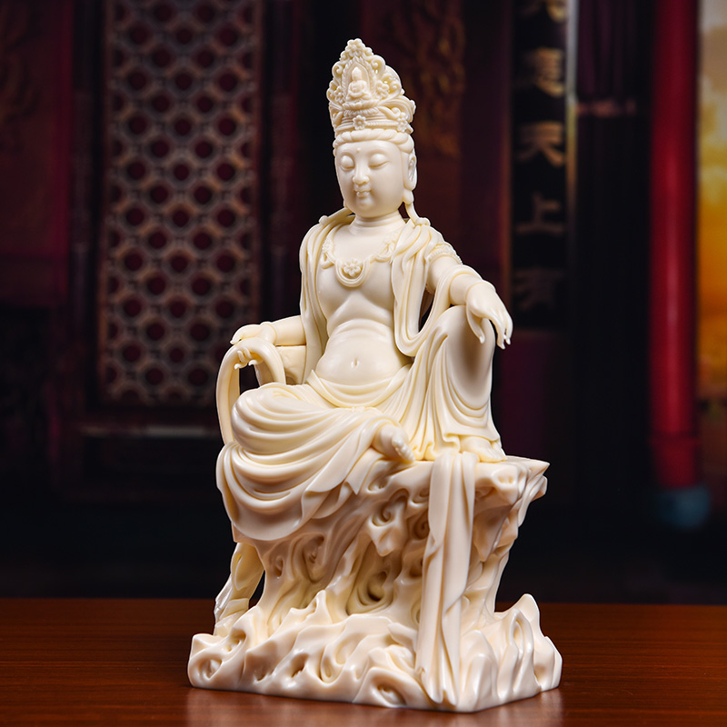 Yutang dai provincial master Lin Jiansheng manually signed works porcelain carving jade huang porcelain by rock at ease guanyin/D03-104