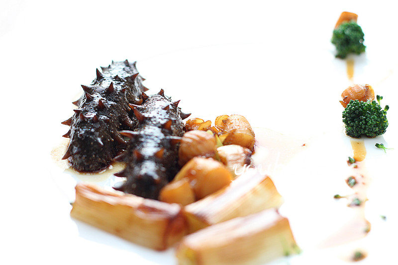 巧做胶东名菜,葱烧干贝海参