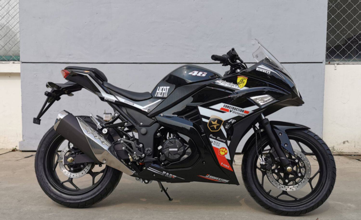 全新v6r3趴赛400双缸水冷摩托车跑车地平线重型机车公路赛可上牌