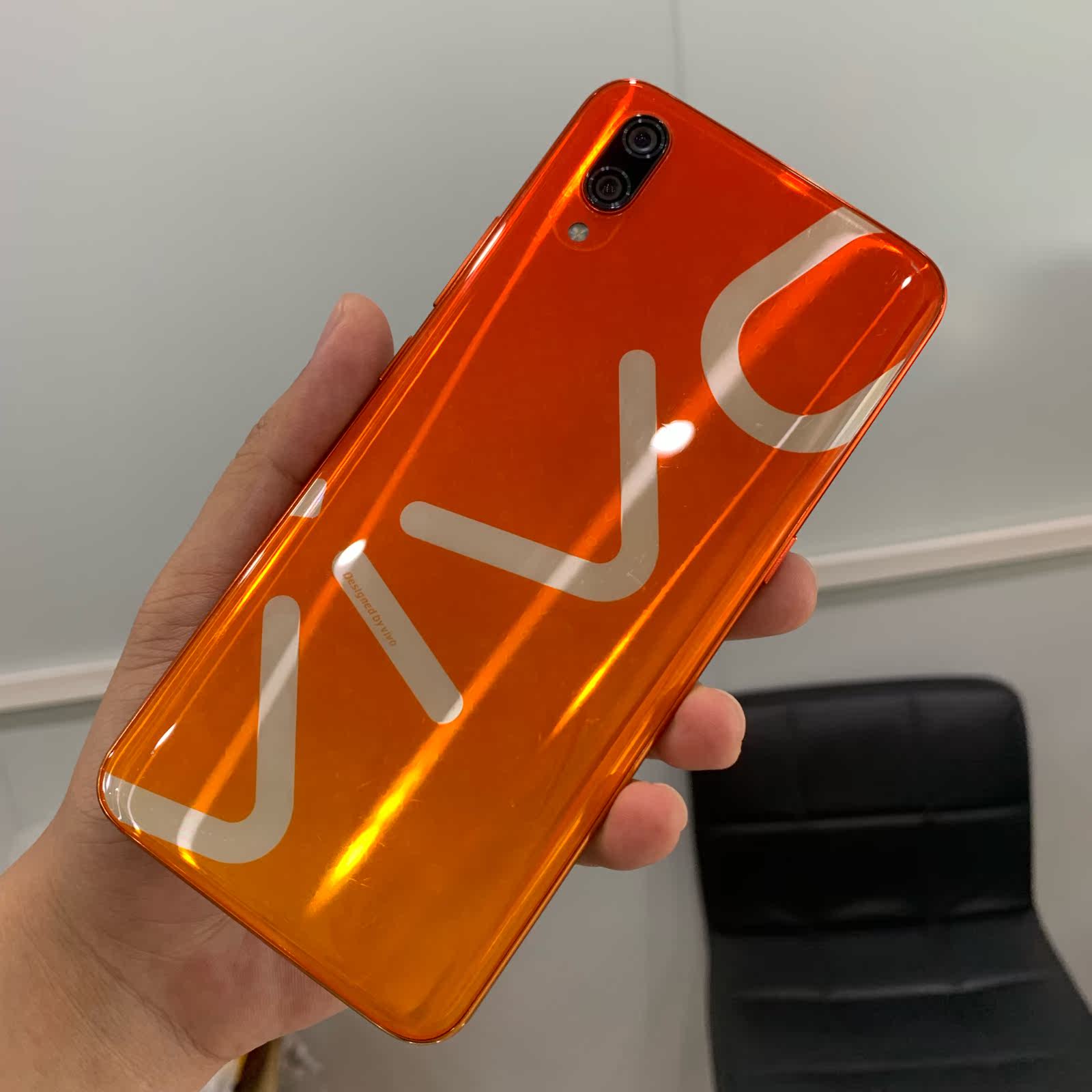 vivo x23,时尚橙,8 128g,国行全网通,外. 来自鸿哥手机店 - 微博