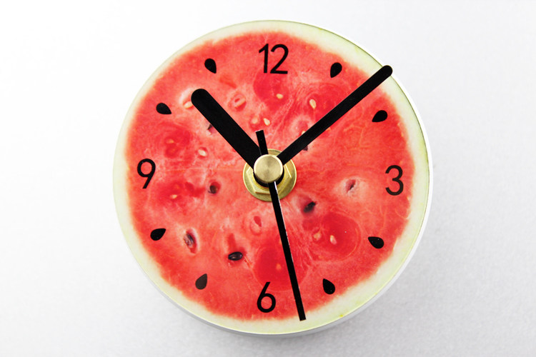 时尚创意水果西瓜冰箱钟田园西瓜冰箱贴留言磁性吸粘挂钟表静音