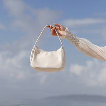 Simple new niche design bag women shoulder baguette bag fashion hand hand bag soft skin cloud underarm bag