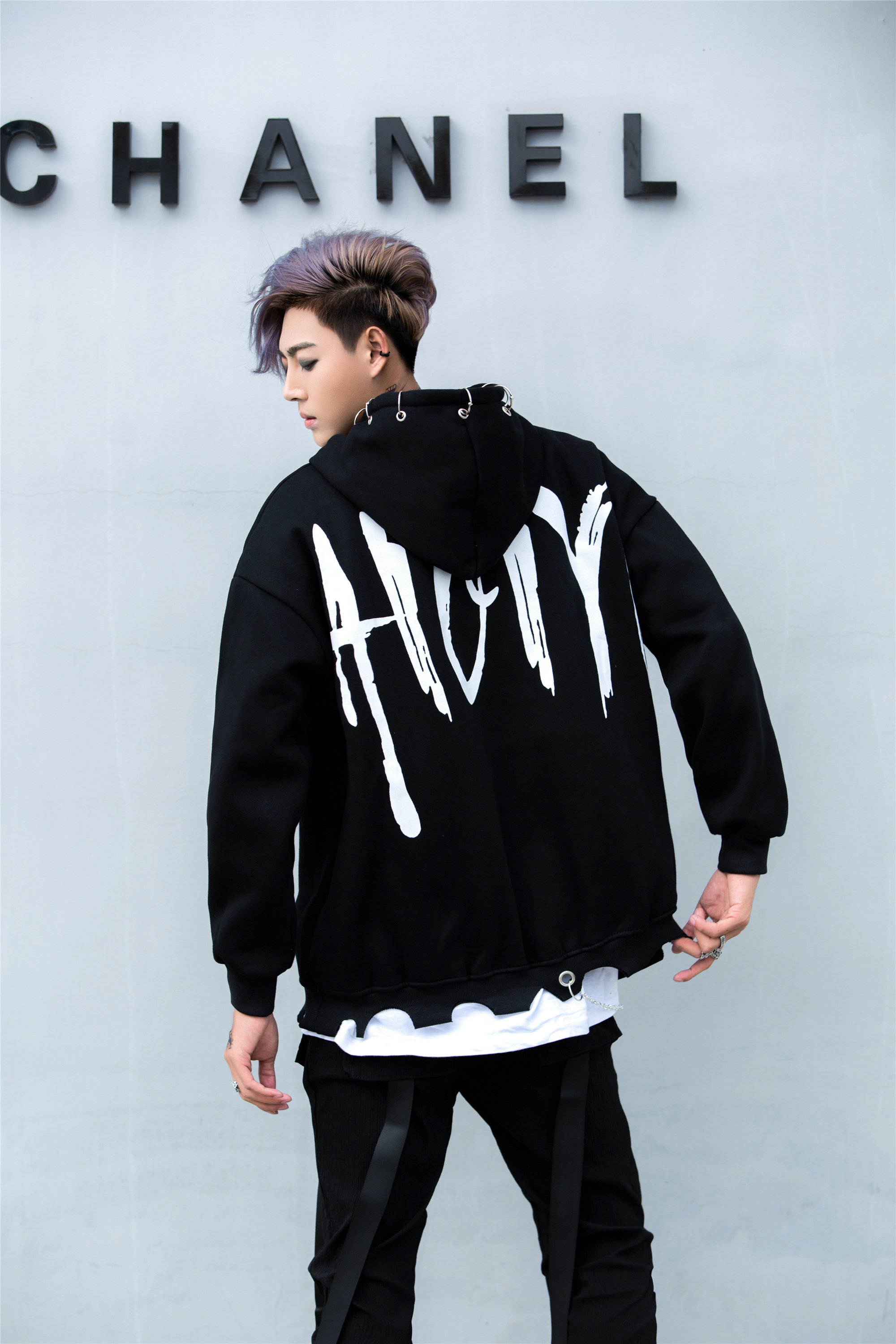 2018春装新款金属装饰圆环卫衣潮男印花连帽卫衣 情侣卫衣f75