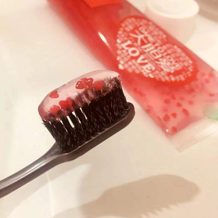 高露洁 少女心爱心牙膏