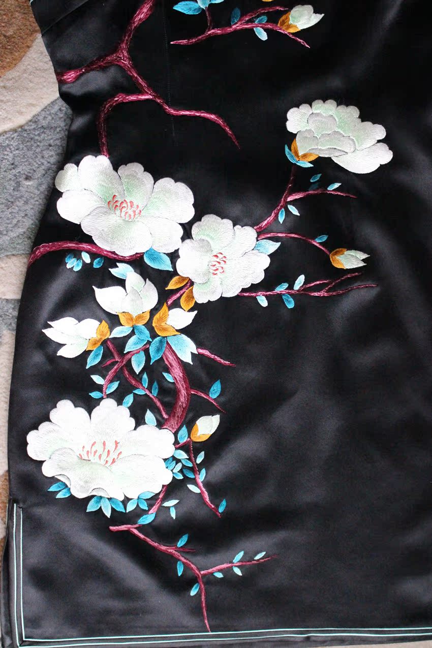 春夏款 短袖重磅真丝绣花改良中式旗袍现货40姆米