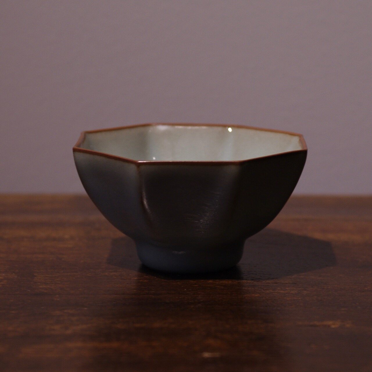 考工茶事 龙泉青瓷 边见手工作品 仿古铁胎八方杯 黑胎 品茗杯_7折