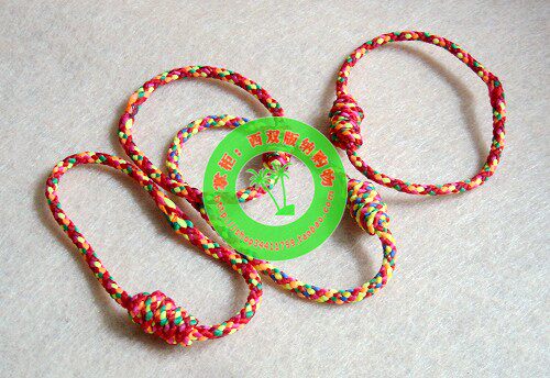 佛线:双称(金刚线) 傣族青年男女结婚,一般实行从妻居的习俗,即男到