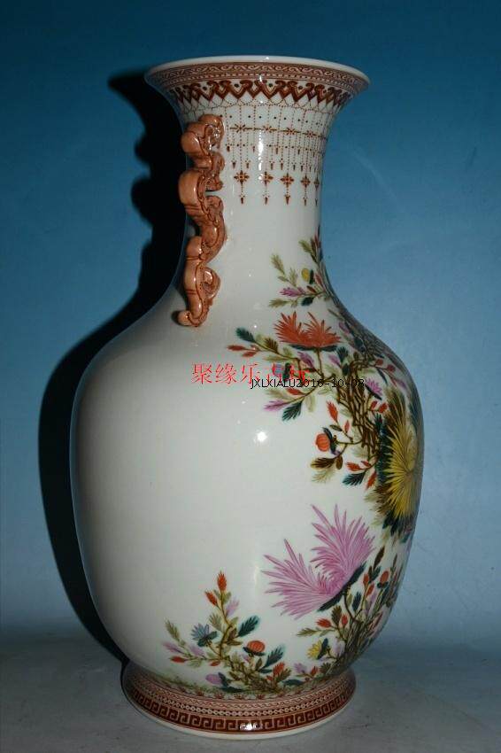 民国王步作粉彩菊花双耳花瓶一对