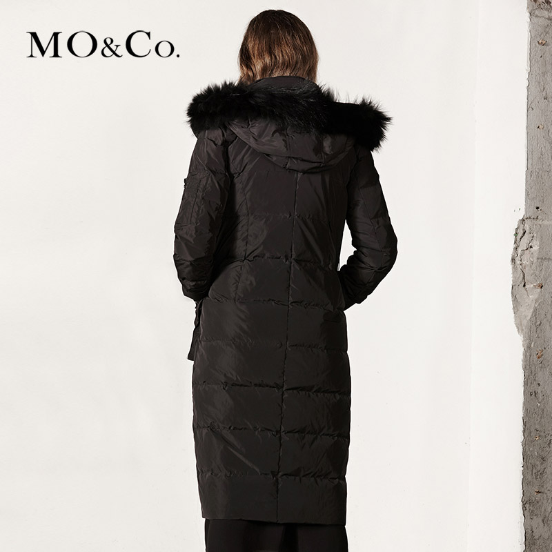 MO&Co.貉子毛领连帽腰带收腰长款羽绒服外套MA1631EIN02 moco产品展示图1