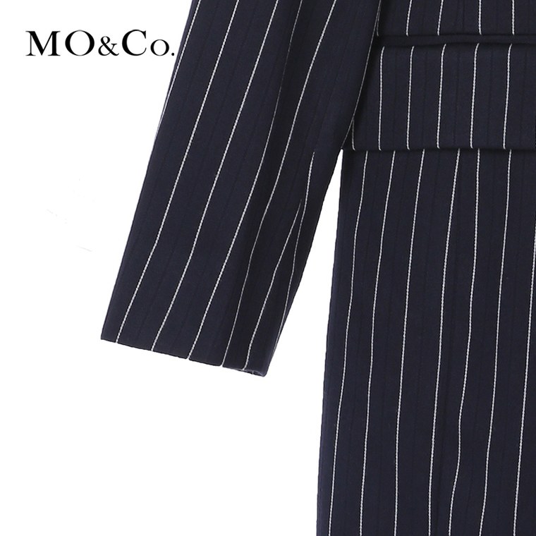MO&Co.中长款竖条纹西装外套长袖侧拉链门襟MA153COT53 moco