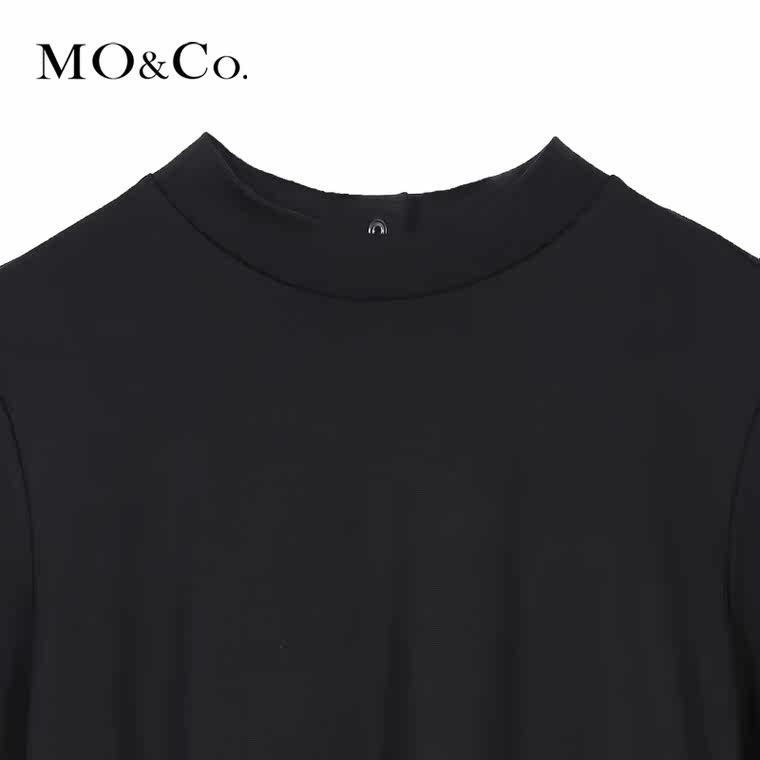 MO&Co.T恤立领后背镂空开叉钮扣修身百搭T恤MA153TST41moco