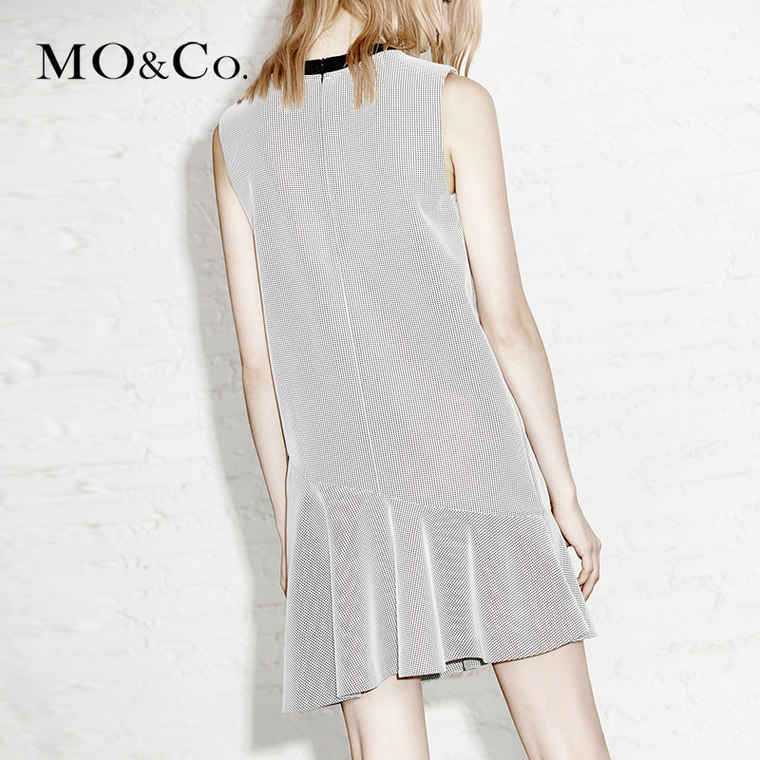 MO&Co.修身显瘦连衣裙女夏季字母无袖圆领荷叶裙摆MA152SKT58moco