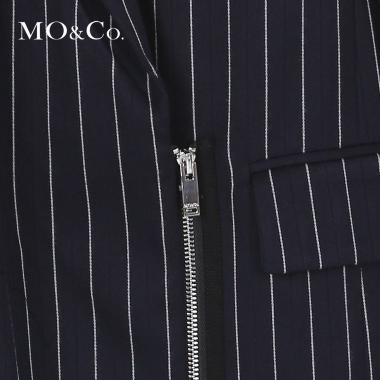 MO&Co.中长款竖条纹西装外套长袖侧拉链门襟MA153COT53 moco