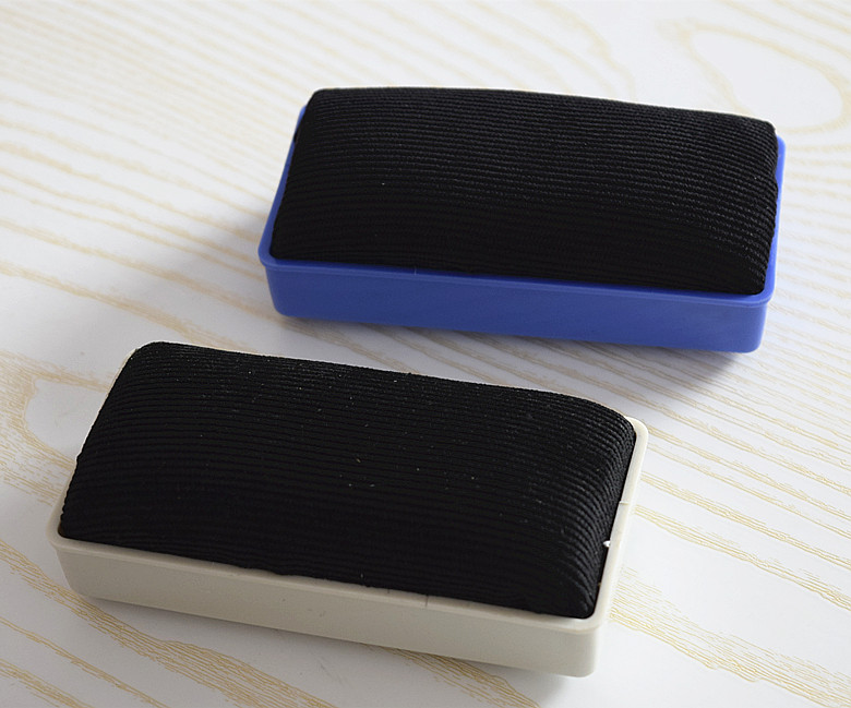 得力7837 小号绒布白板擦 背面磁性白板擦 白板/黑板两用擦拭