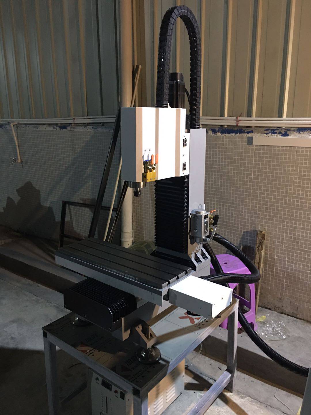 铸铁雕刻机方轨数控单立柱雕刻机精雕 雕铣机cnc4020 可扩展五轴