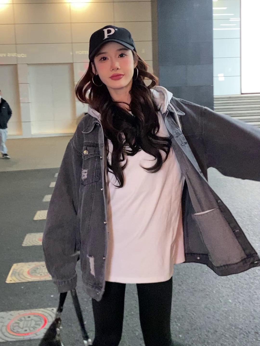 2025春季最火连帽牛仔外套女穿搭神器来了！