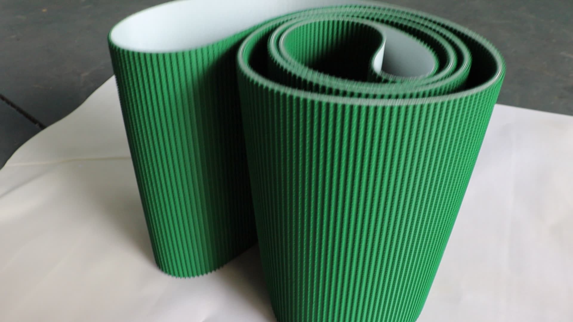 绿色pvc草坪输送带 封箱机皮带 防滑耐磨输送带 花纹皮带 输送带