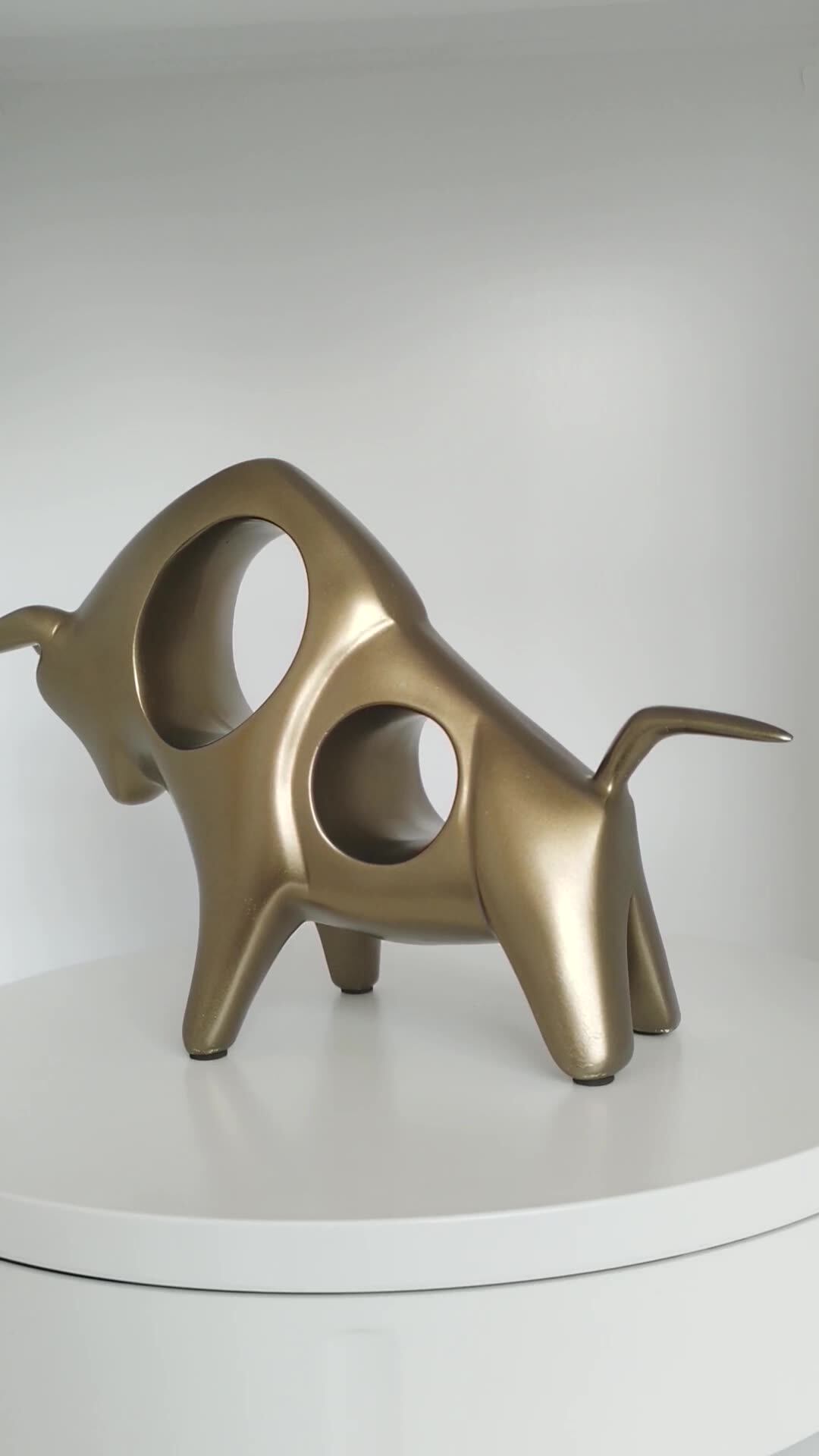 新年礼物牛年树脂工艺品创意礼品牛气冲天摆件家居客厅书房办公室