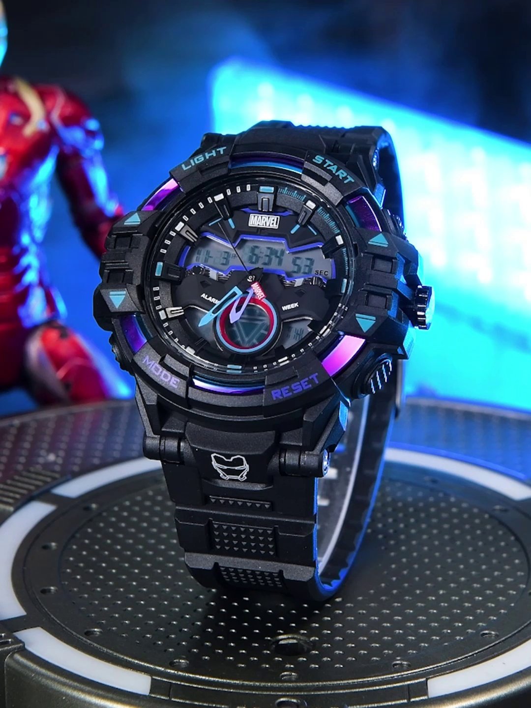 钢铁侠联名手表适合学生党的日常穿搭