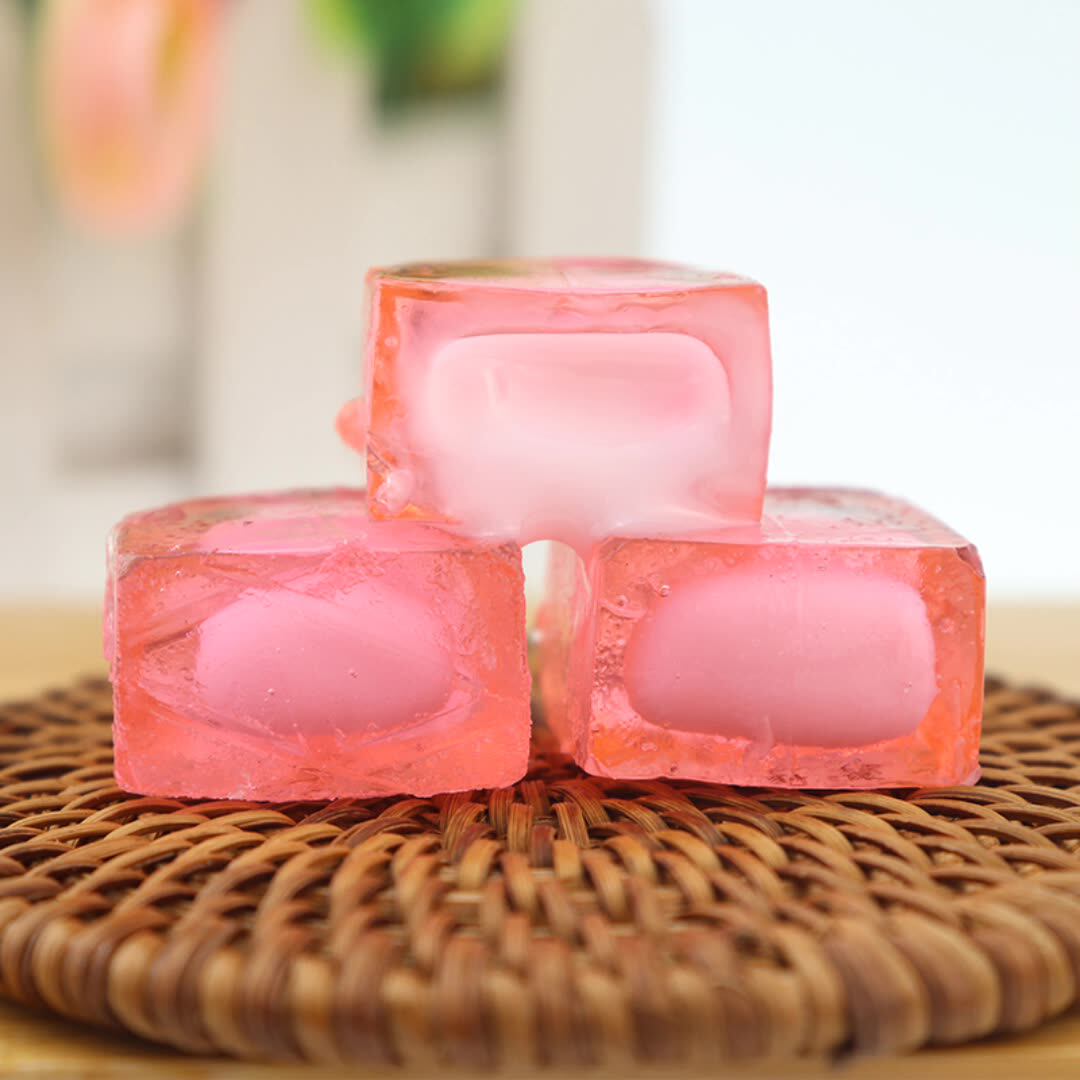 oem爆浆软糖正方形椰子糖散装批发荔枝味水果爆浆软糖休闲糖果厂