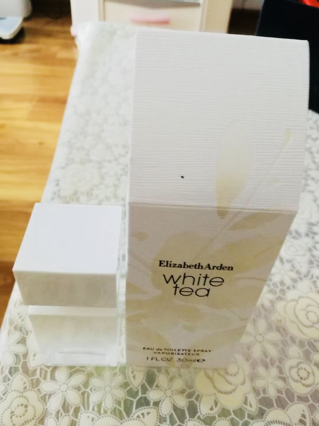 伊丽莎白雅顿白茶香水质量怎么样什么牌子什么档次,来自学生党的使用感受,第6张 伊丽莎白雅顿白茶香水质量怎么样什么牌子什么档次,来自学生党的使用感受,第6张
