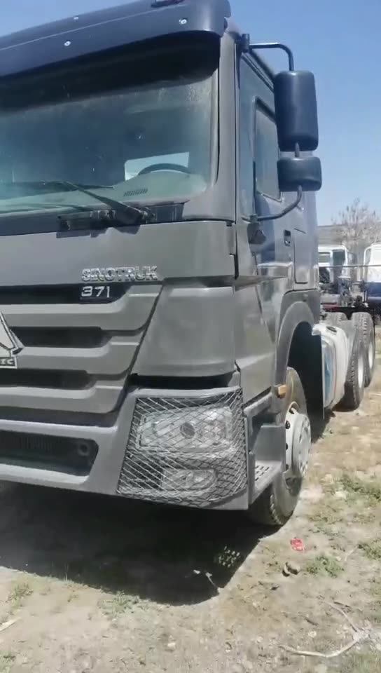 现货出售出口二手豪沃牵引拖车371 375马力重汽发动机6x4牵引车头